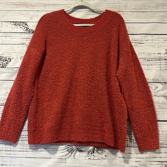 Lands'โ End Red Boucle Knit Round Neck Pullover Sweater Size L - Picture 1 of 6